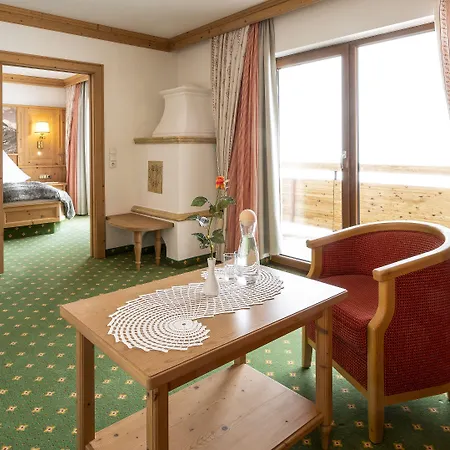 Hotell Almhof 4*