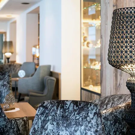 Hotel Almhof 4*