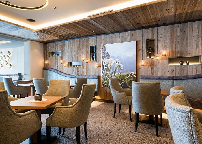 Отель Almhof 4*