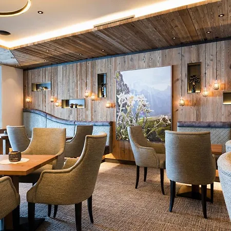 Hotel Almhof 4*