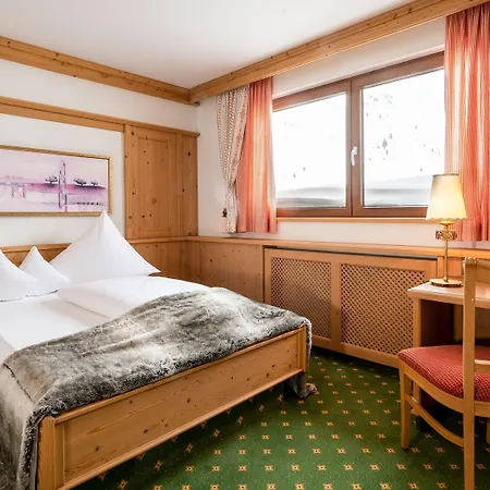Almhof Hotel 4*
