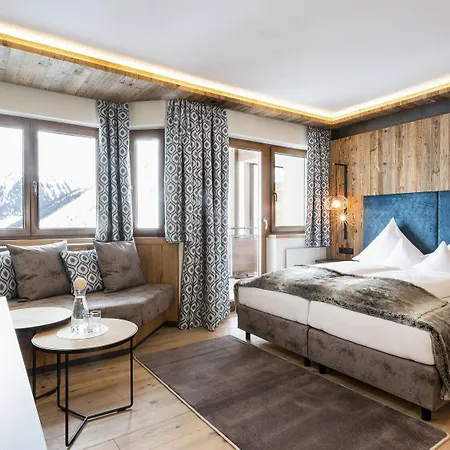 Hotel Almhof 4*